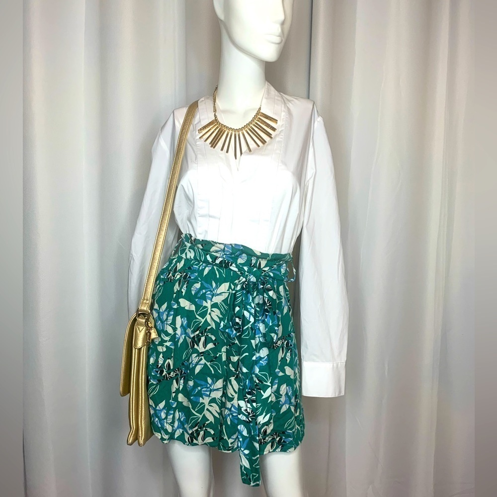 Eloquii Elements ruffle waist paper bags shorts